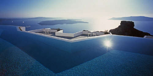 사진=  마리나베이 샌즈 호텔 수영장을 모티브로 한 야외수영장 전경